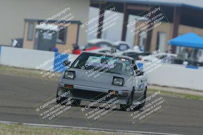 media/Dec-19-2025-Lucky Dog Racing (Fri) [[3b7b1b5fc8]]/Beginner/Session 2 Turn 1/